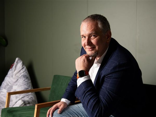 Tomáš Kromka pri rozhovore pre Forbes